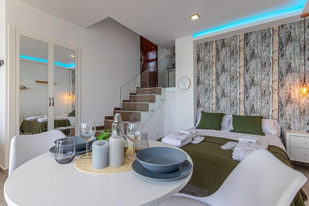 Beachfront With Spectacular Views And Swimming Pool Benalmádena Eksteriør billede