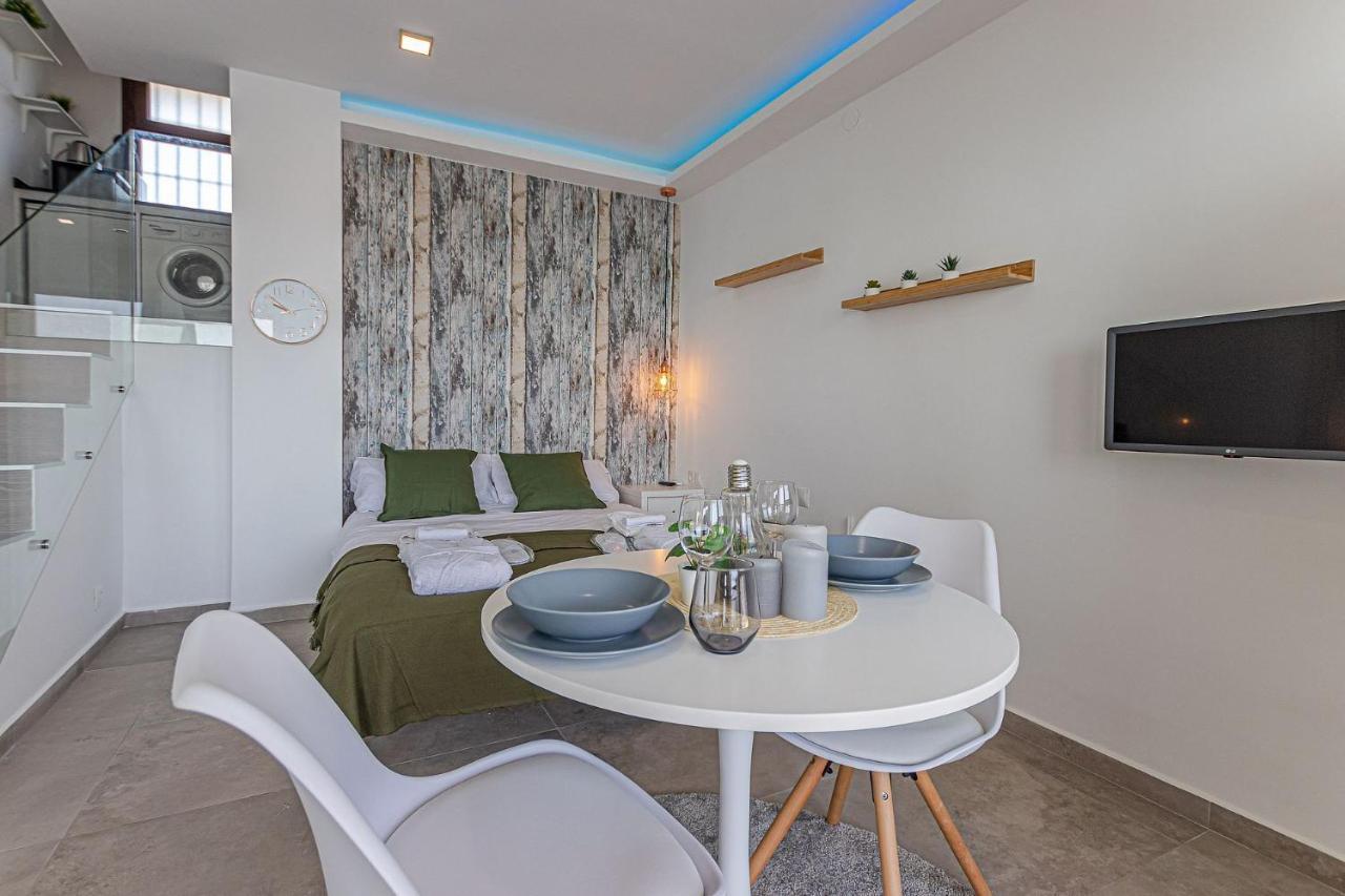 Beachfront With Spectacular Views And Swimming Pool Benalmádena Eksteriør billede