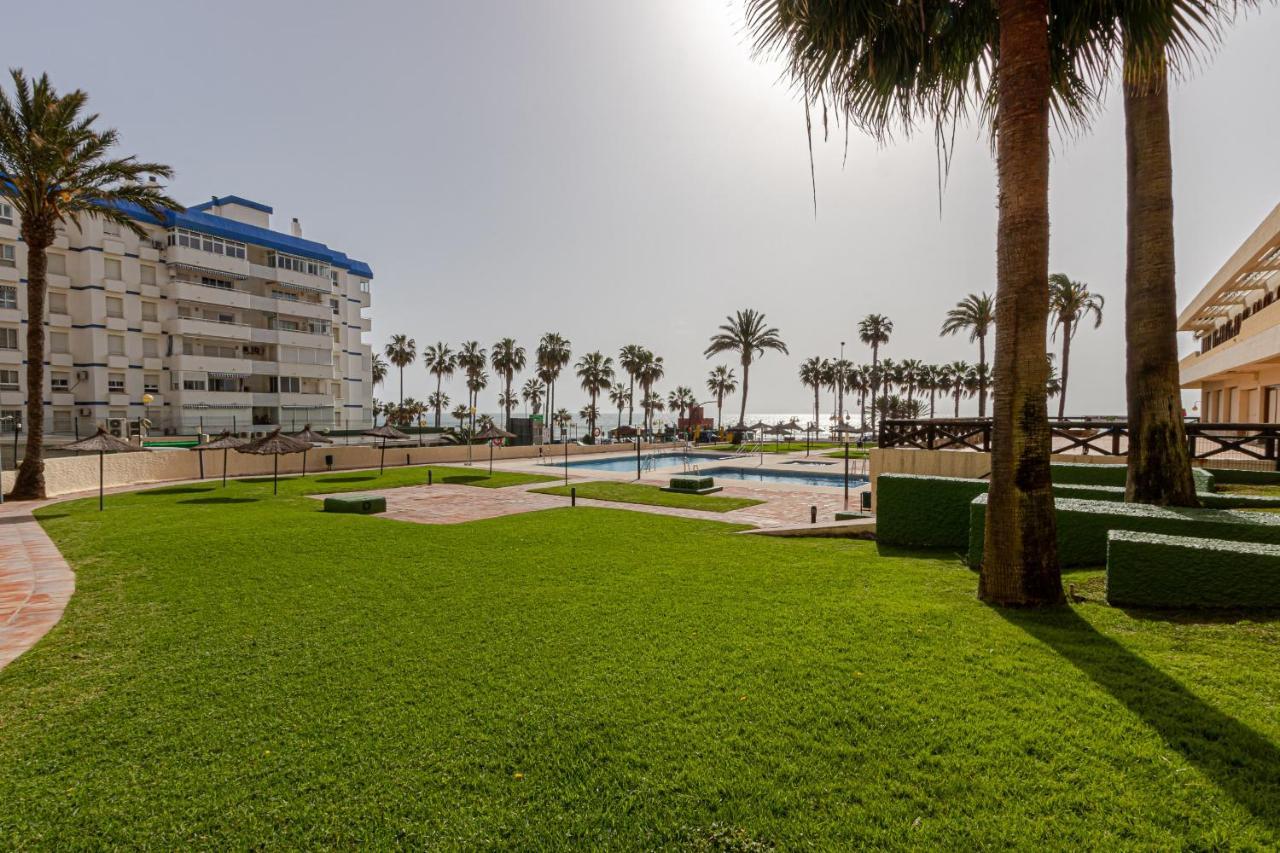Beachfront With Spectacular Views And Swimming Pool Benalmádena Eksteriør billede