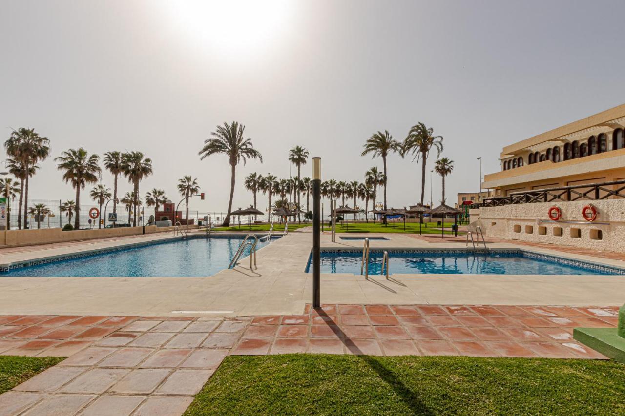 Beachfront With Spectacular Views And Swimming Pool Benalmádena Eksteriør billede
